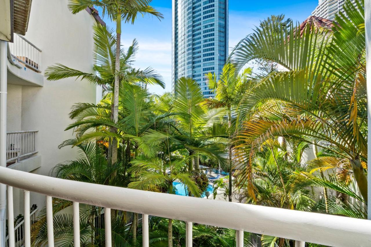 Coco Bella Retreat In Central Surfers - Sleeps 6-8 Gold Coast Bagian luar foto