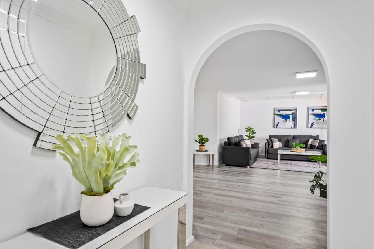 Coco Bella Retreat In Central Surfers - Sleeps 6-8 Gold Coast Bagian luar foto